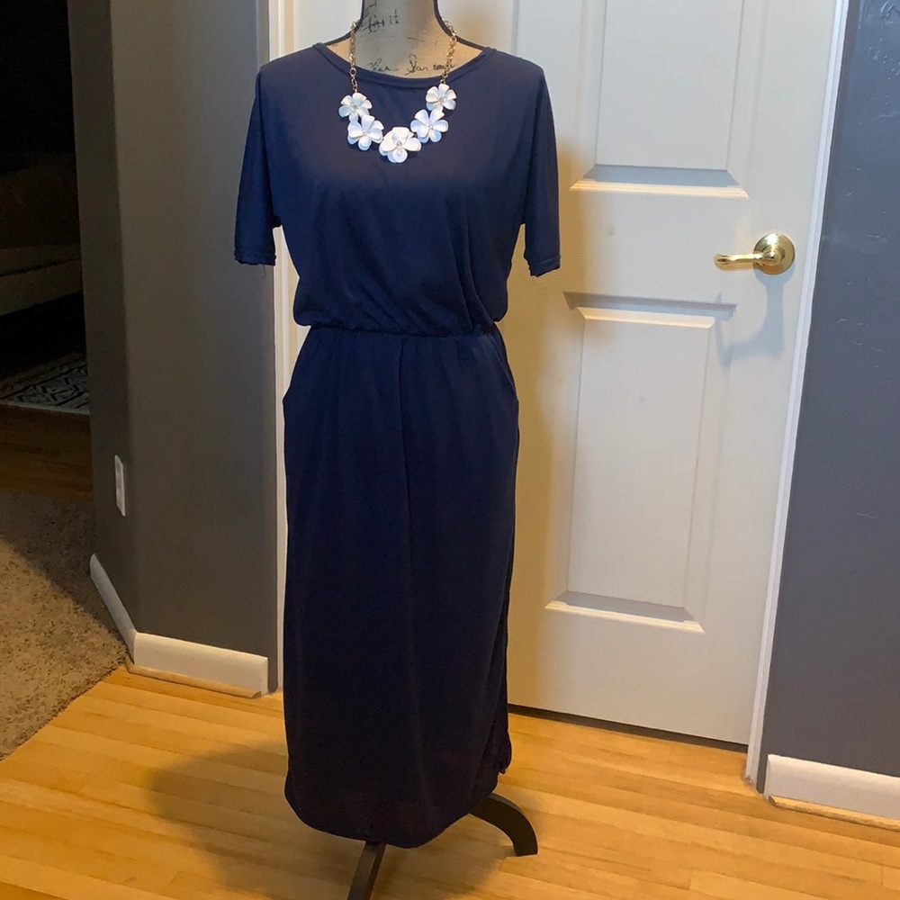 Navy blue long quarter sleeve dress
